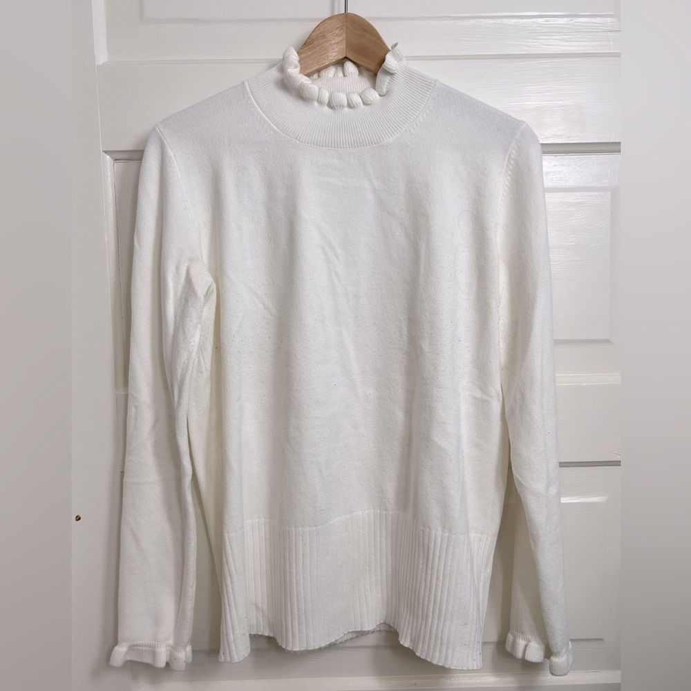 Beautiful cream wool blend French Connection mockneck sweater. Size L Worn once!